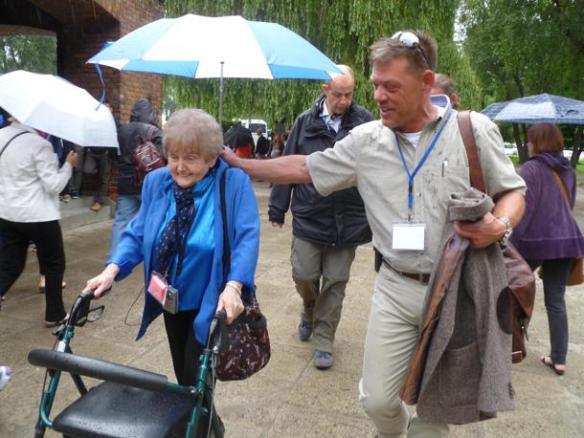 NIPOTE COMANDANTE LAGER, CHI VORREBBE UN NONNO STERMINATORE?